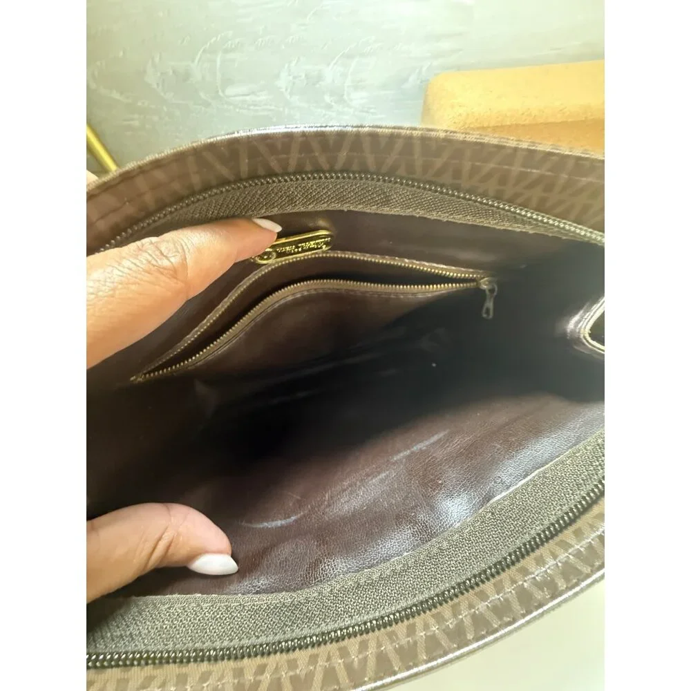 Authentic Valentino Monogram Clutch Bag Brown & Gold Faux Leather Zip Closure 11
